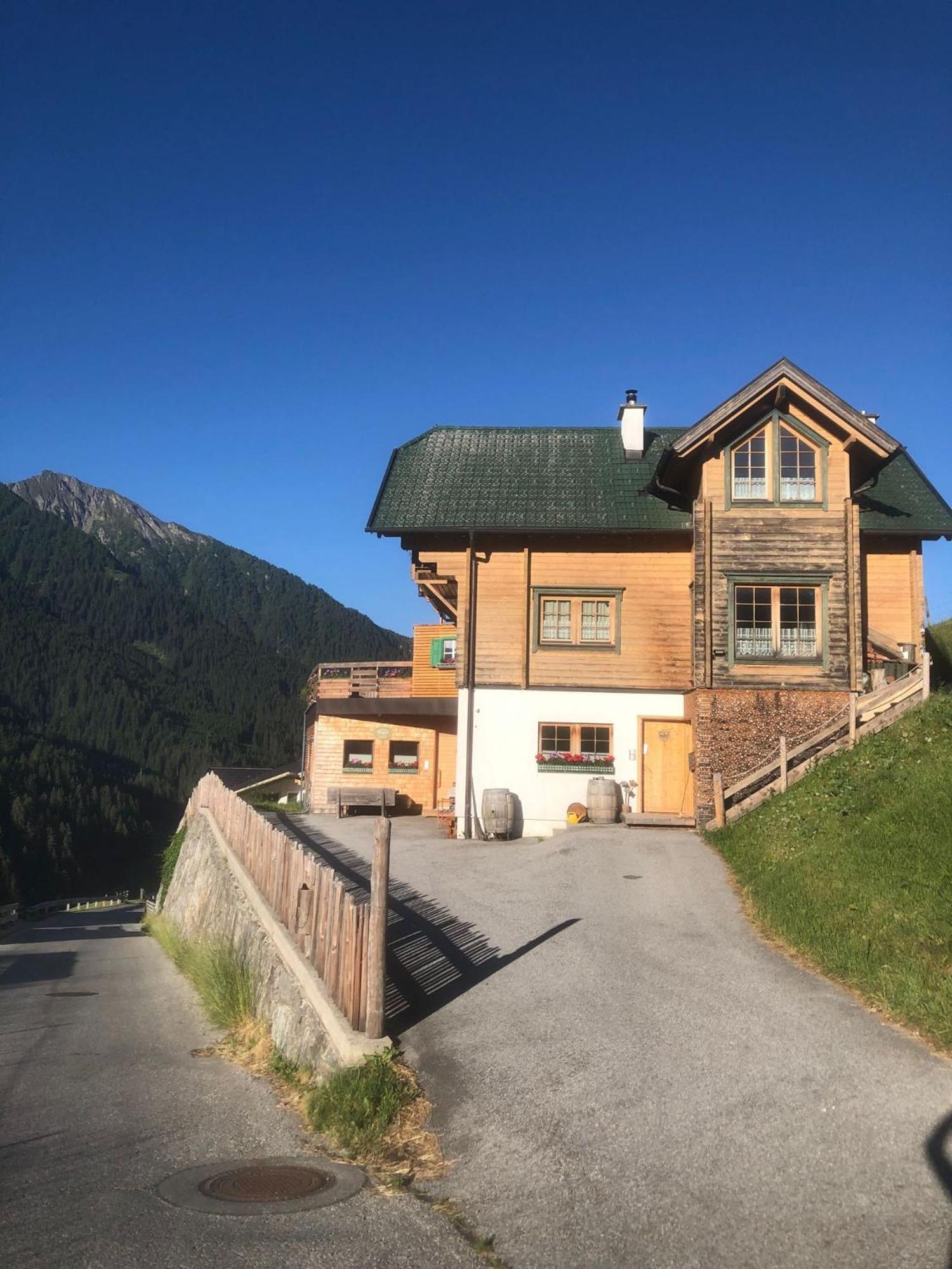 Peerfect Ferienwohnungen Navis Exterior foto